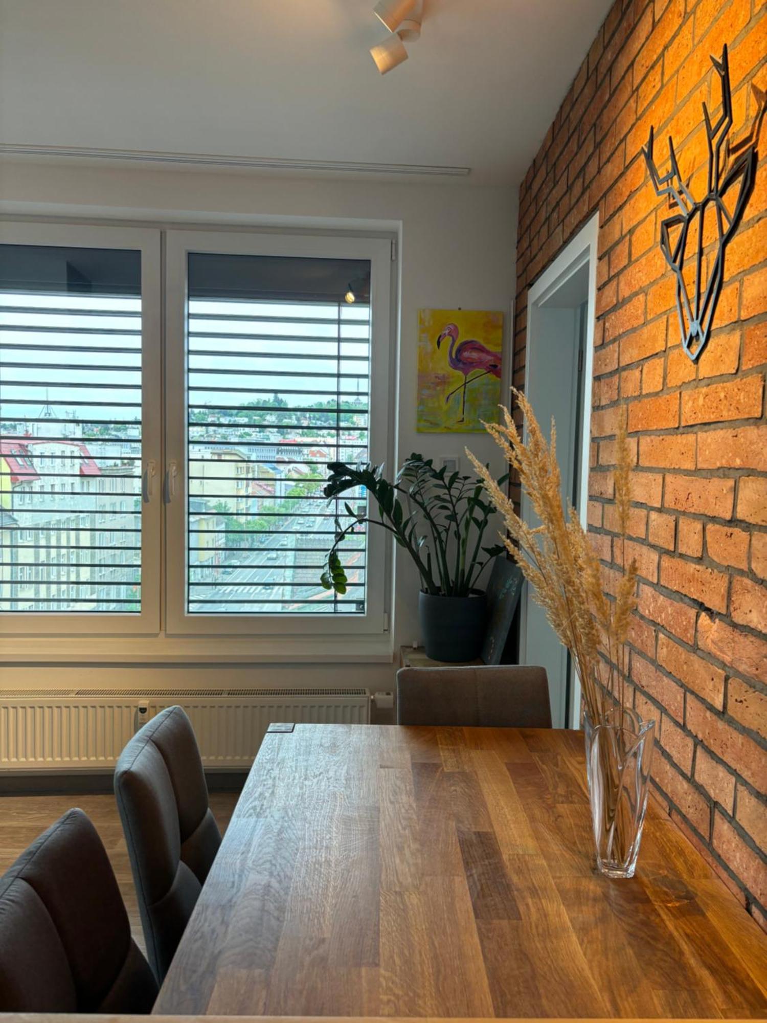 Premiere Apartment Bratislava - Private Parking Exterior foto